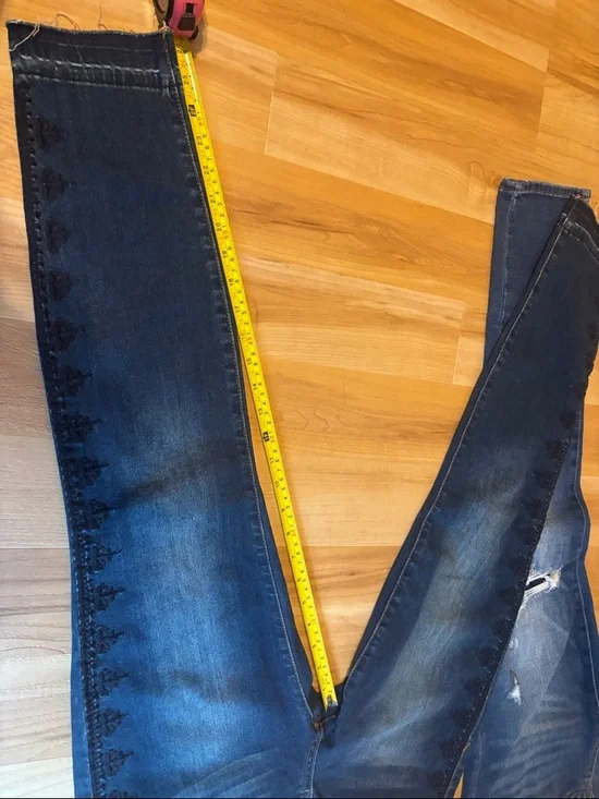 Dark Wash Skinny Jeans Pair - Distressed & Embroidered Side - Picture 2 of 6